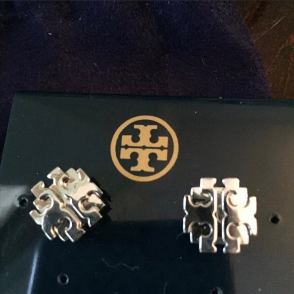 Tory Burch Logo Earrings - Silver